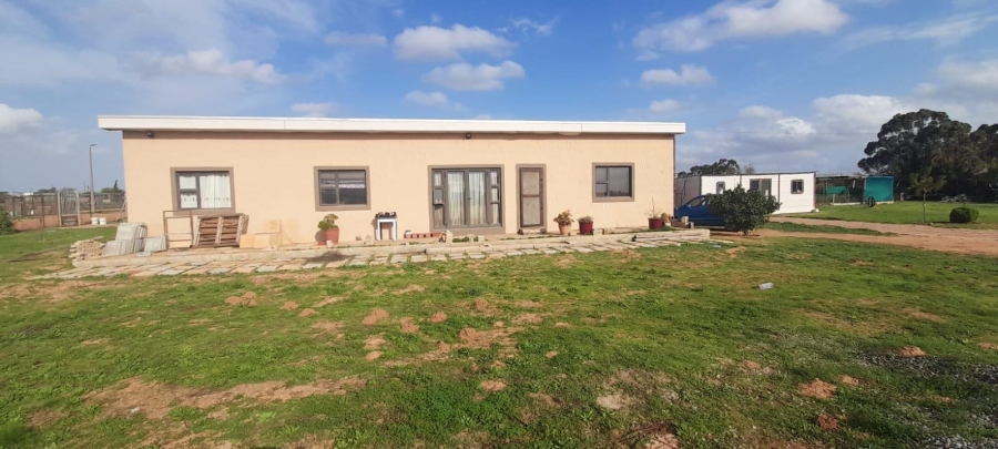 4 Bedroom Property for Sale in Hooikraal Western Cape